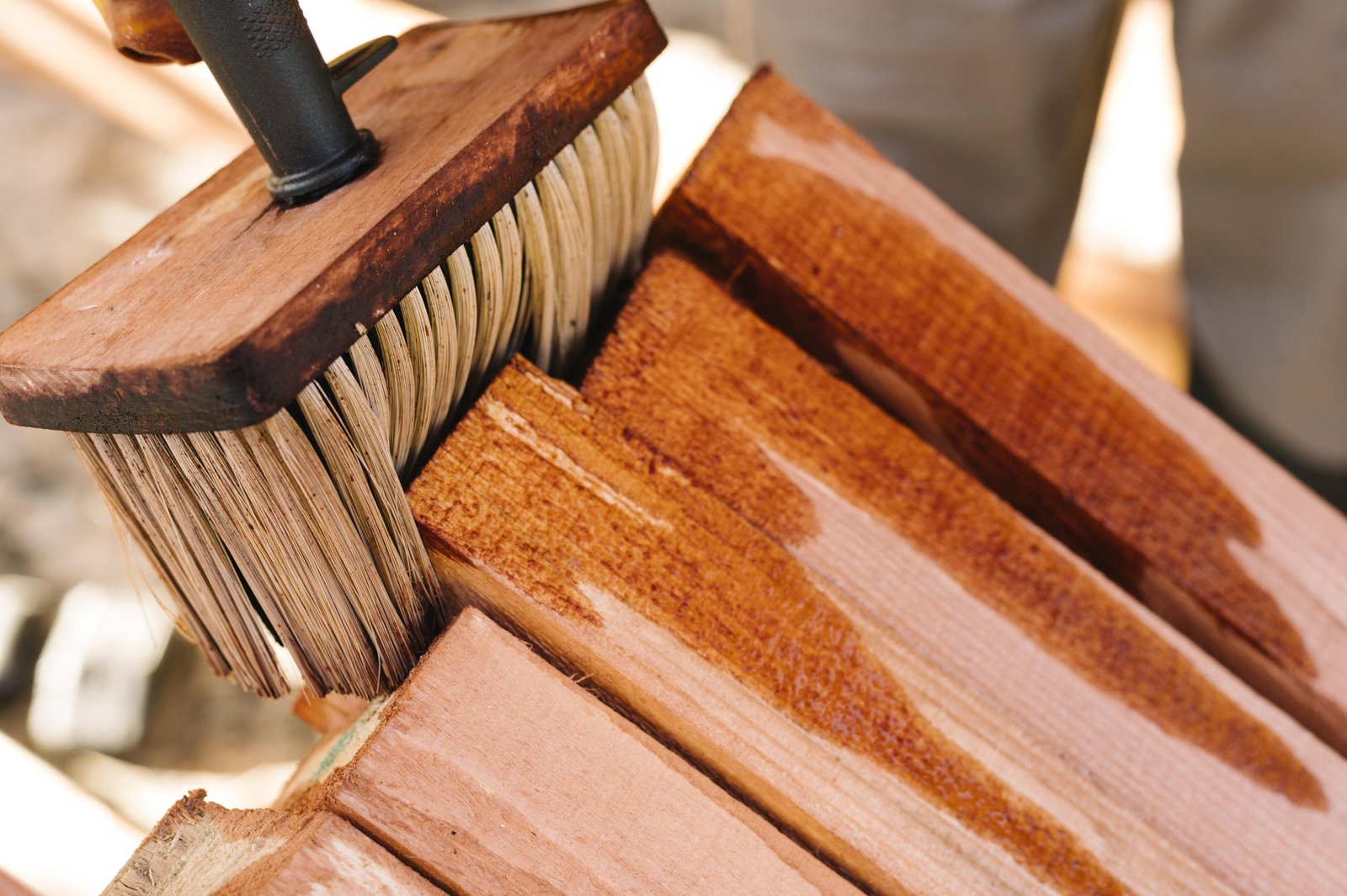 ¿Cuáles son los 5 tipos de barnices para madera que necesitas para tu hogar y oficina?